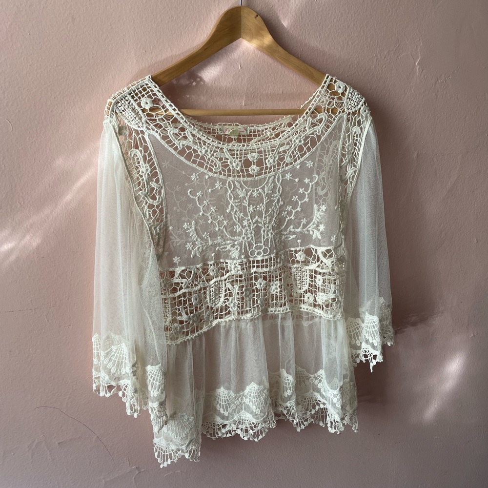 Boho style lace top size small - Picture 7 of 8